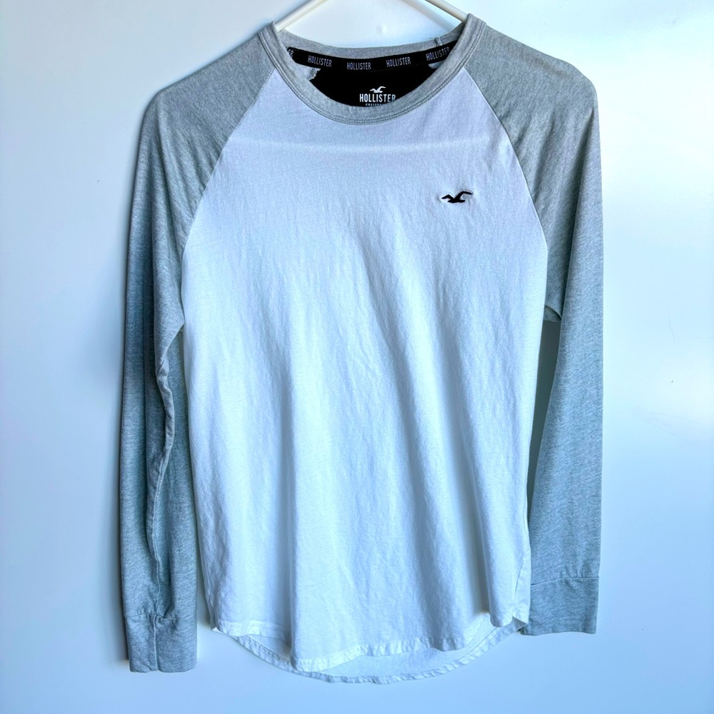 Hollister Long Sleeve Tee Size Small